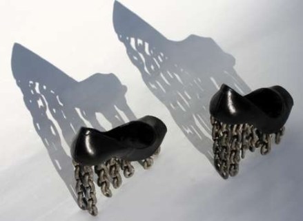 700-1600-0-100.Tove_Jansson_Per_Emanuelsson_rusty_footwear_1