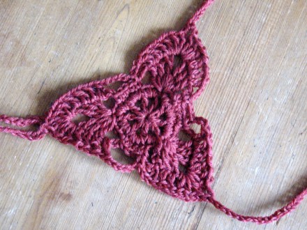 Fußschmuck, rostbraun